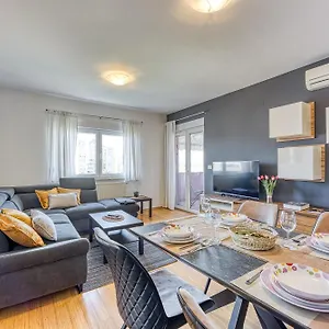 Dea - Three Bedroom Apartment