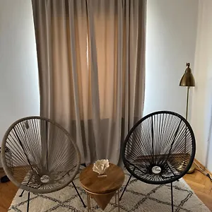 T&s With Free Parking Apartment